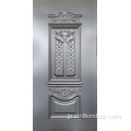 さまざまなデザインの金属製ドアパネル